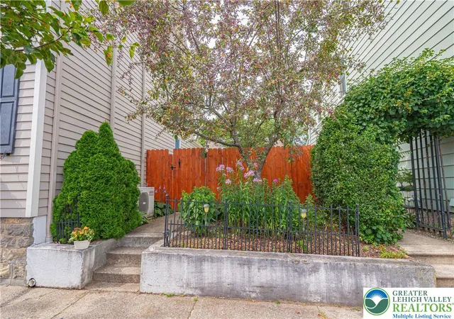 Homes for sale in Bethlehem, PA | 321 E Wall St, Bethlehem, PA 18018 | MLS# 780230