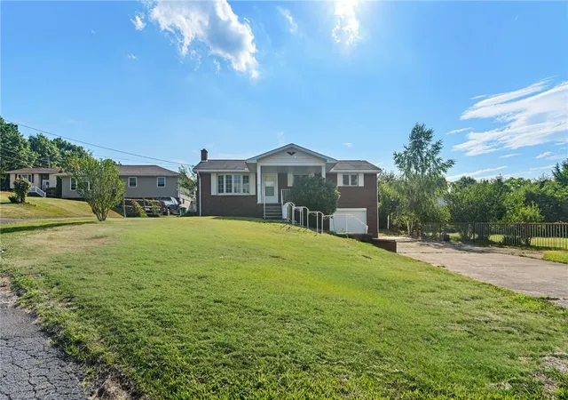Homes for sale in Moosic, PA | 3606 Springer Ave, Moosic, PA 18507 | MLS# 780509