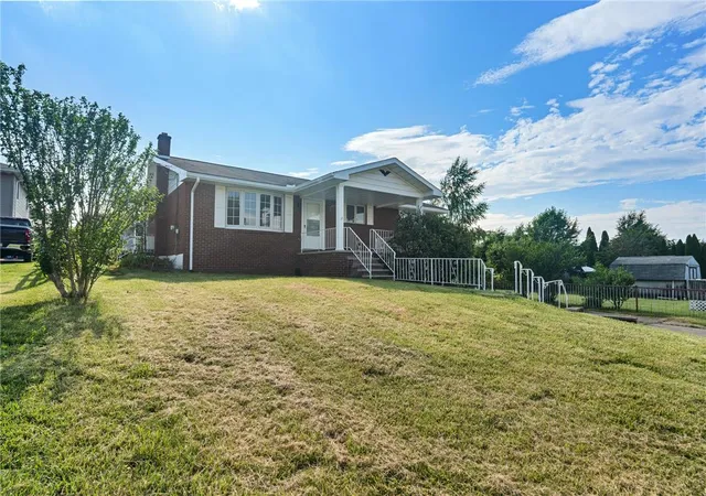 Homes for sale in Moosic, PA | 3606 Springer Ave, Moosic, PA 18507 | MLS# 780509