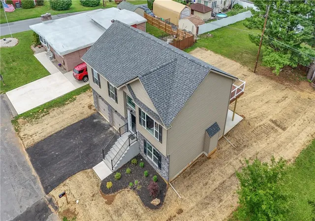 2nd image of 3113 Roosevelt St, Bethlehem, PA 18020 | MLS# 780572