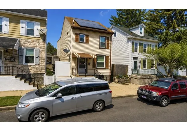 4th image of 1433 Ferry St, Easton, PA 18042 | MLS# 780372