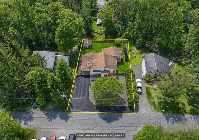 Photo 2 of Single family home for sale at 8495 Bumble Bee Way, Tobyhanna, PA 18466 | MLS# 780592 | Listing updated on 2026-08-27