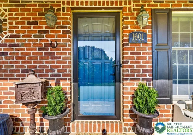 Homes for sale in Easton, PA | 1601 Mitman Rd, Easton, PA 18040 | MLS# 780606