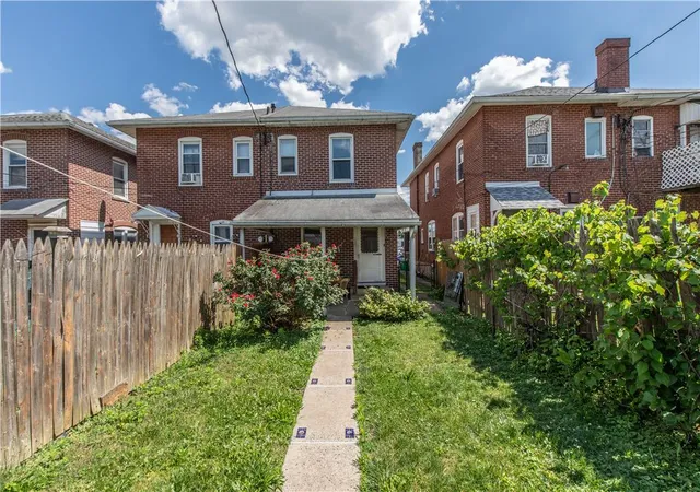 Homes for sale in Allentown City, PA | 1821 W Tilghman St, Allentown City, PA 18104 | MLS# 779544