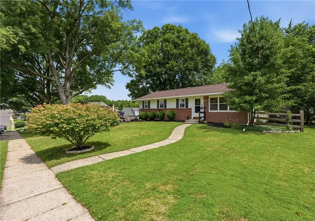 2nd image of 33 4th St, Souderton, PA 18964 | MLS# 780600