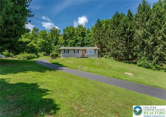 Homes for sale in Mahoning Twp, PA | 342 Center St, Mahoning Twp, PA 18235 | MLS# 780597
