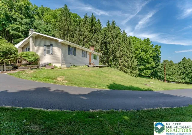Homes for sale in Mahoning Twp, PA | 342 Center St, Mahoning Twp, PA 18235 | MLS# 780597