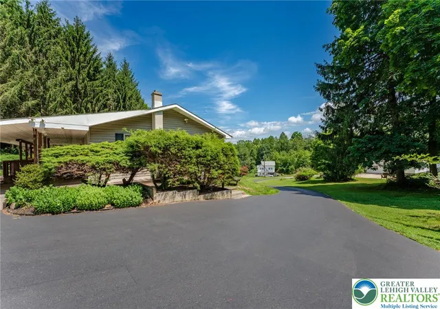 Homes for sale in Mahoning Twp, PA | 342 Center St, Mahoning Twp, PA 18235 | MLS# 780597