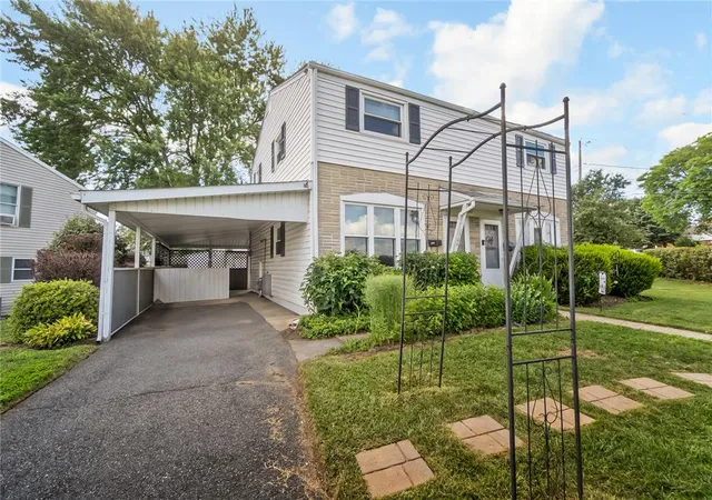 2nd image of 1504 Valley Rd, Bethlehem, PA 18018 | MLS# 780371