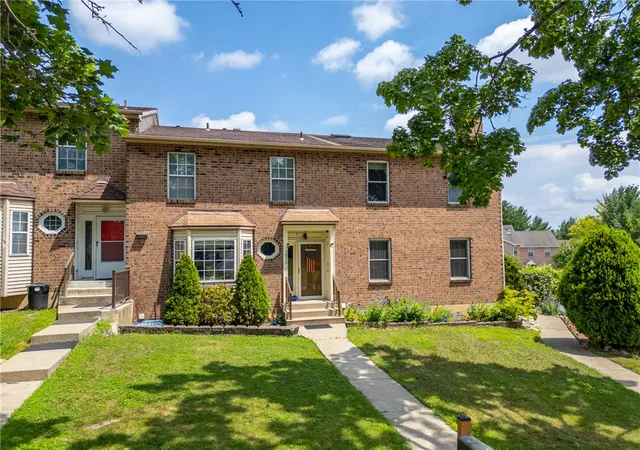 5th image of 1910 Alberta Dr, Whitehall, PA 18052 | MLS# 780380