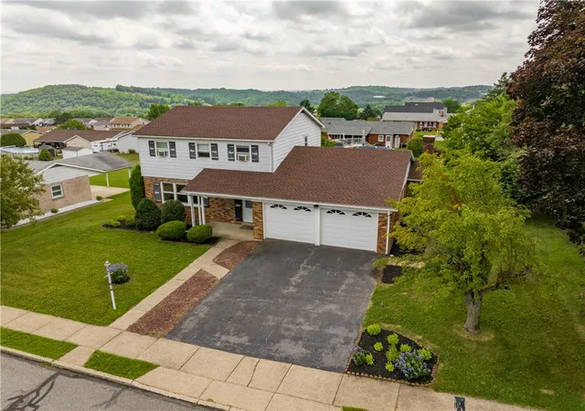 Homes for sale in Allen Twp, PA | 3274 Center Rd, Allen Twp, PA 18067 | MLS# 780608