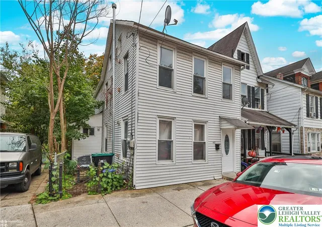 Homes for sale in Bethlehem City, PA | 427 Pawnee St, Bethlehem City, PA 18015 | MLS# 780697