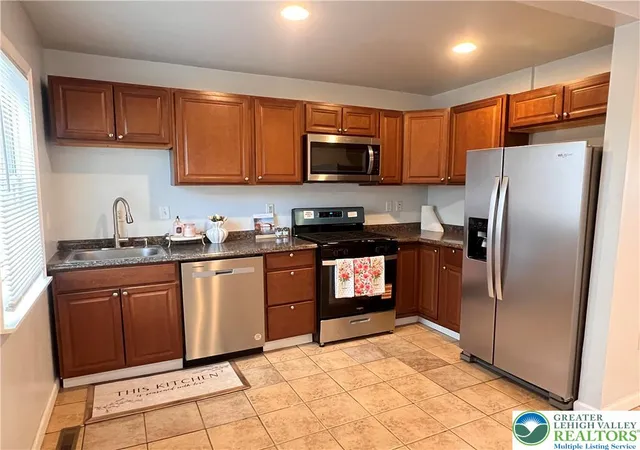 Homes for sale in Bethlehem City, PA | 427 Pawnee St, Bethlehem City, PA 18015 | MLS# 780697