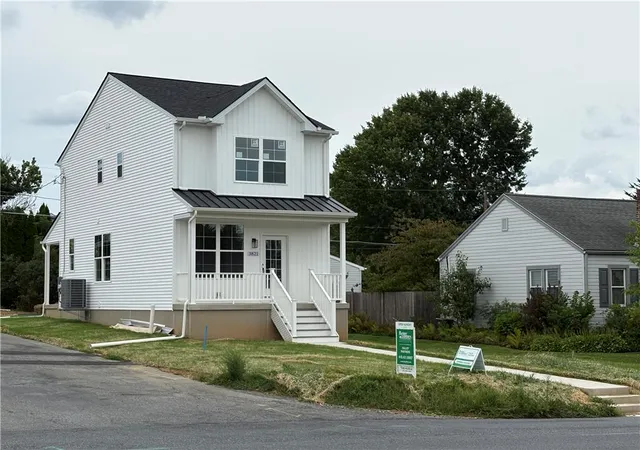 Photo 2 of Single family home for sale at 3821 Broadway, Allentown, PA 18104 | MLS# 780694 | Listing updated on 2026-08-03
