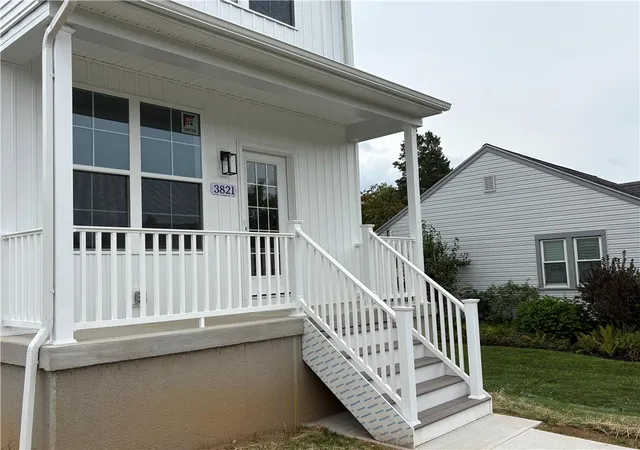 Photo 3 of Single family home for sale at 3821 Broadway, Allentown, PA 18104 | MLS# 780694 | Listing updated on 2026-08-03