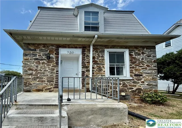 Homes for sale in Whitehall Twp, PA | 720 Park St #2, Whitehall Twp, PA 18052 | MLS# 780665