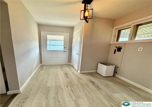 2nd image of 720 Park St, Whitehall, PA 18052