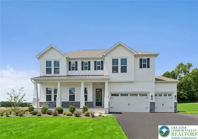Homes for sale in East Allen Twp, PA | 5773 Lawrence St, East Allen Twp, PA 18017 | MLS# 780739