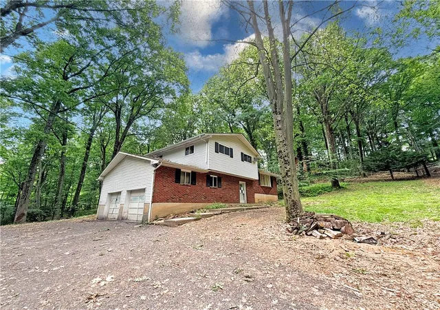 Homes for sale in Lehigh Twp, PA | 700 View Dr, Lehigh Twp, PA 18088 | MLS# 780457