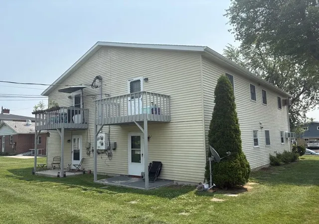 Listing Photo 2 - Condo for sale in building located at 1725 W Livingston St, Allentown, PA 18104 - Unit #