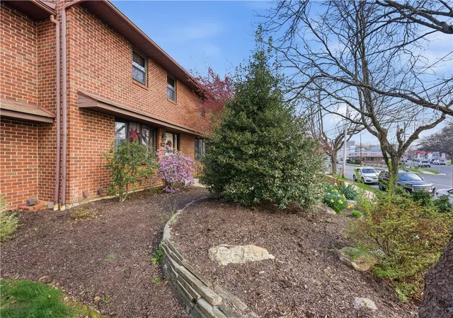 2nd image of 1415 Linden St, Bethlehem, PA 18018 | MLS# 780759