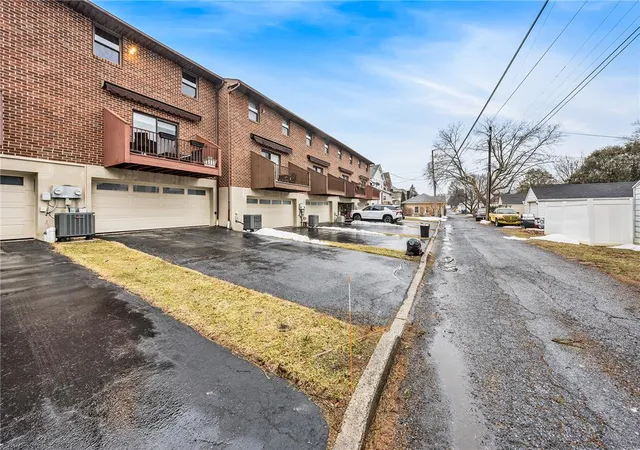 Homes for sale in Bethlehem City, PA | 1415 Linden St, Bethlehem City, PA 18018 | MLS# 780759