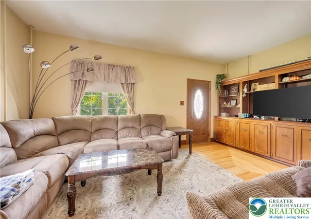 Photo 5 of Sale Pending at 4 Fairview Ave, Wind Gap, PA 18091 | MLS# 780660 | Listing updated on 2026-07-23