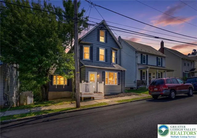 Homes for sale in Nazareth Boro, PA | 114 E High St, Nazareth Boro, PA 18064 | MLS# 780799