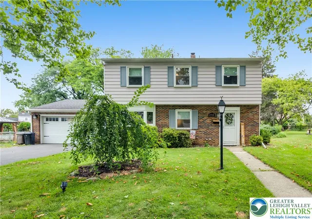 Photo 2 of Single family home for sale at 2718 Boyd St, Bethlehem, PA 18017 | MLS# 780691 | Listing updated on 2026-08-28