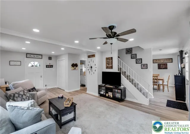 Photo 4 of Single family home for sale at 2718 Boyd St, Bethlehem, PA 18017 | MLS# 780691 | Listing updated on 2026-08-28