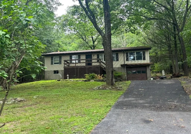 Homes for sale in Hamilton Twp, PA | 155 Mills, Hamilton Twp, PA 18353 | MLS# 780813