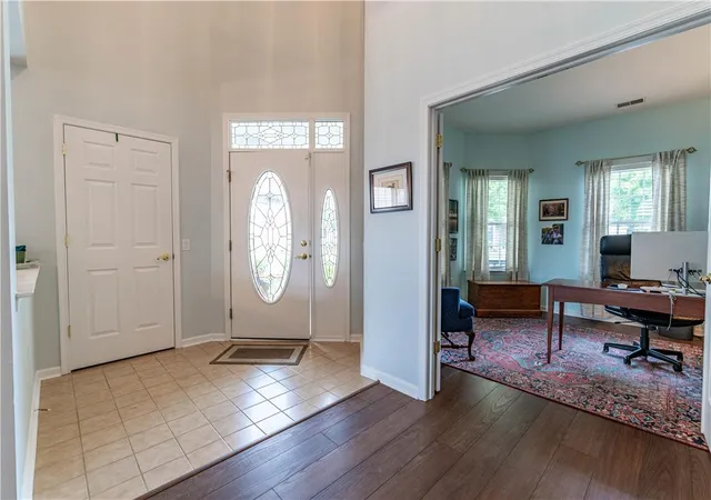 3rd image of 47 Edinburgh Dr, Easton, PA 18045 | MLS# 780724