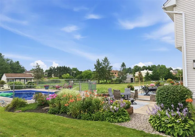 3rd image of 2571 Halleck Dr, Whitehall, PA 18052 | MLS# 780435