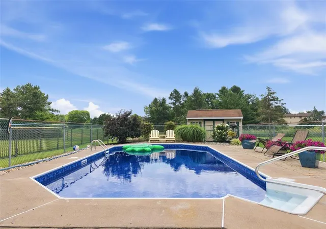 5th image of 2571 Halleck Dr, Whitehall, PA 18052 | MLS# 780435