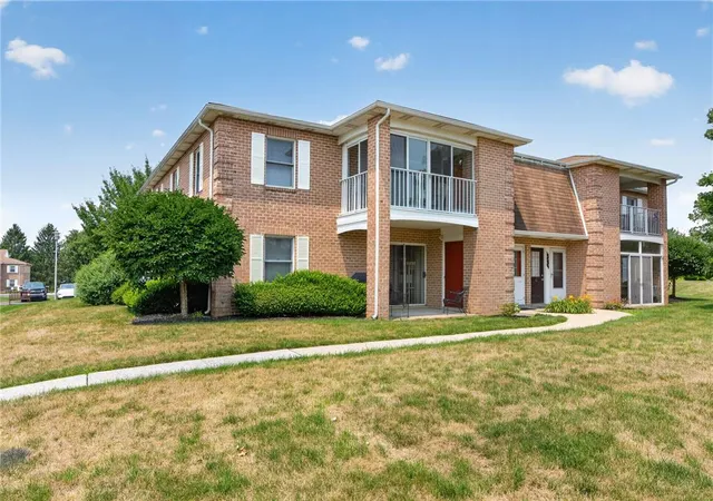 Homes for sale in Macungie Boro, PA | 2649 Rolling Green Dr, Macungie Boro, PA 18062 | MLS# 780827