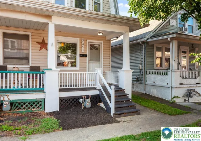 4th image of 2451 Birch St, Easton, PA 18042 | MLS# 780821