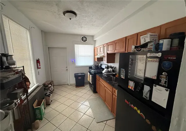 4th image of 132 College St, Allentown, PA 18102 | MLS# 780858