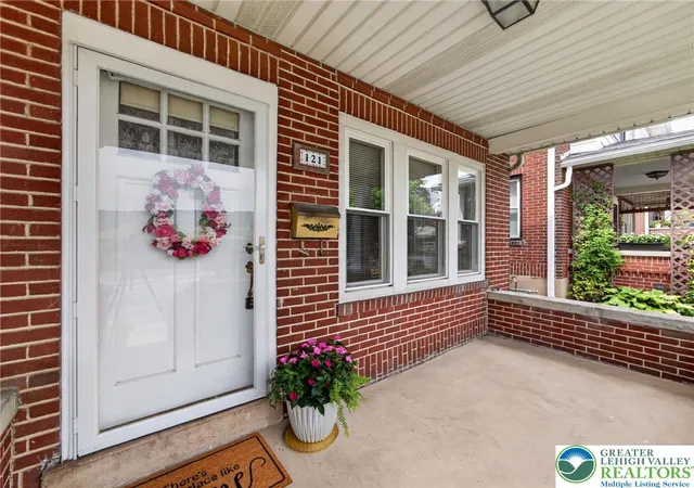 4th image of 121 E Elm St, Emmaus Boro, PA 18049 | MLS# 780727
