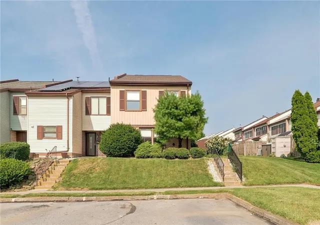 Homes for sale in South Whitehall Twp, PA | 1614 Shenandoah Ct, South Whitehall Twp, PA 18104 | MLS# 780803