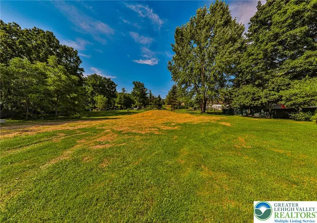 Photo 4 of Sale Pending at 3042 W Beersville Rd, Bath, PA 18014 | MLS# 780837 | Listing updated on 2026-08-28
