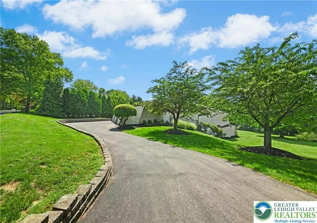 Photo 3 of Single family home for sale at 80 Sutton Pl, Easton, PA 18045 | MLS# 780151 | Listing updated on 2026-07-22