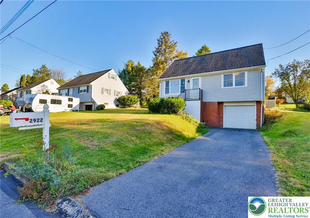 2nd image of 2922 Clayton St, Easton, PA 18045 | MLS# 780895