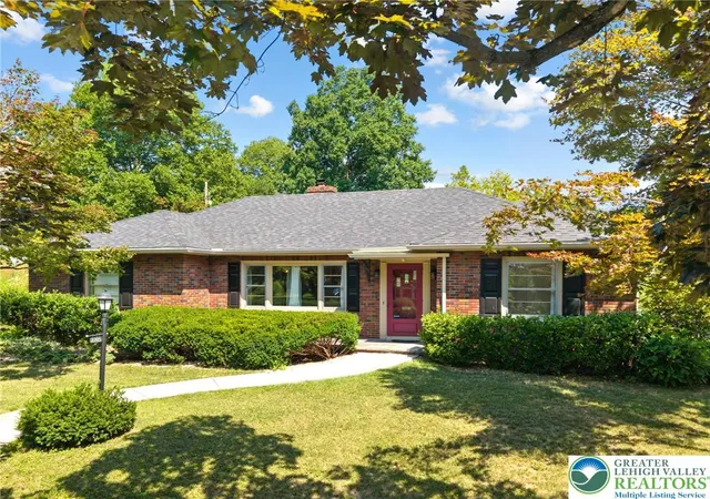 Homes for sale in Allentown City, PA | 2705 Chew St, Allentown City, PA 18104 | MLS# 780905