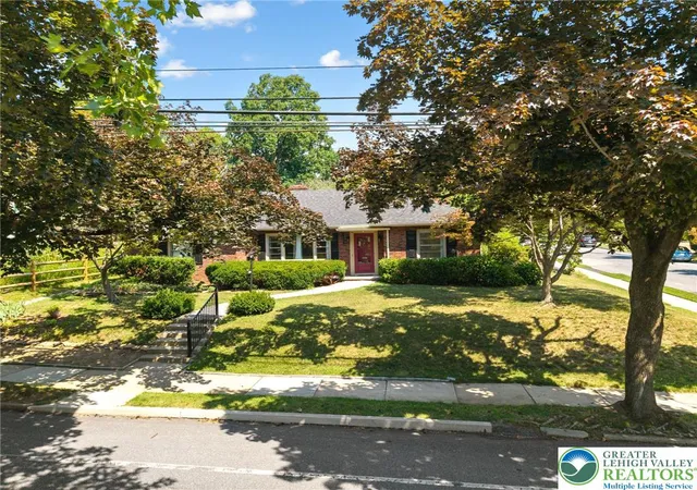 Homes for sale in Allentown City, PA | 2705 Chew St, Allentown City, PA 18104 | MLS# 780905