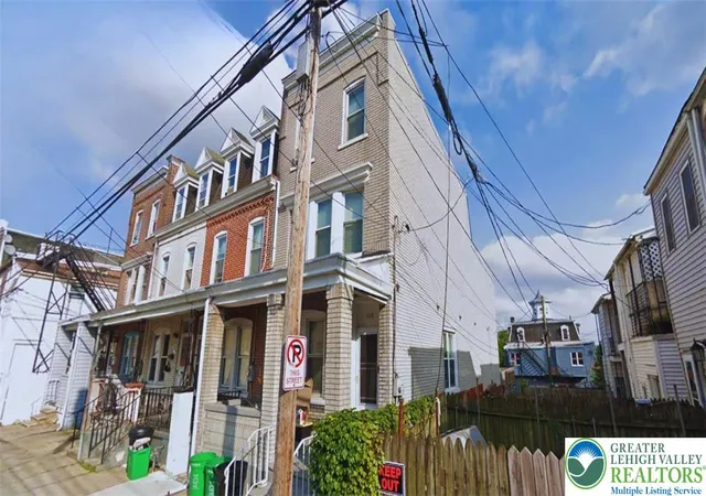 Homes for sale in Allentown City, PA | 1116 W Maple St, Allentown City, PA 18102 | MLS# 780914