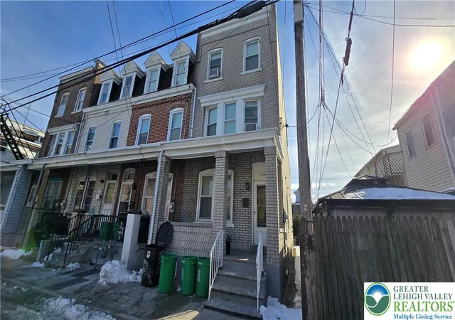 Photo 3 of Sale Pending at 1116 W Maple St, Allentown, PA 18102 | MLS# 780914 | Listing updated on 2026-07-31