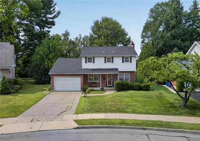 2nd image of 1527 Bayberry Ln, Bethlehem, PA 18018 | MLS# 780786