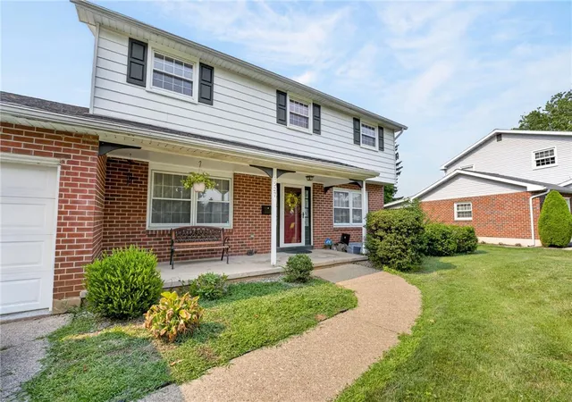 Homes for sale in Bethlehem, PA | 1527 Bayberry Ln, Bethlehem, PA 18018 | MLS# 780786