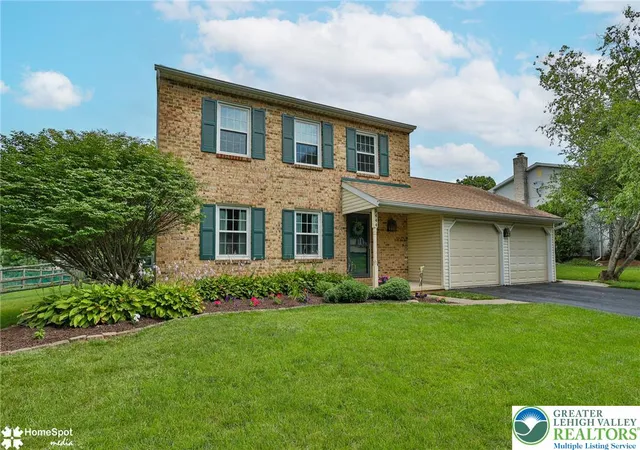 Homes for sale in Bethlehem City, PA | 5444 Hale Ave, Bethlehem City, PA 18017 | MLS# 780153