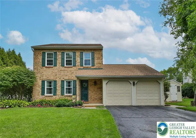 Homes for sale in Bethlehem City, PA | 5444 Hale Ave, Bethlehem City, PA 18017 | MLS# 780153